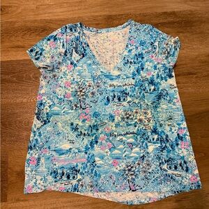 Lilly Pulitzer Blue Floral Women's Top Lilly loves NC